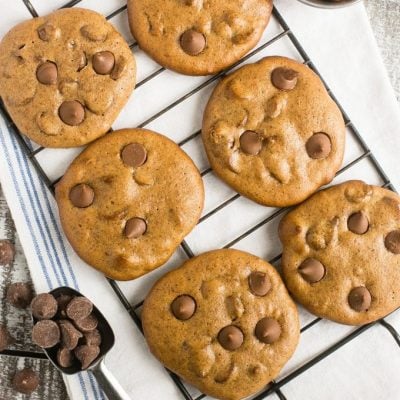 Flourless chocolate chip cookies made with almond butter - gluten free, 5 ingredients, ready in 15 minutes.