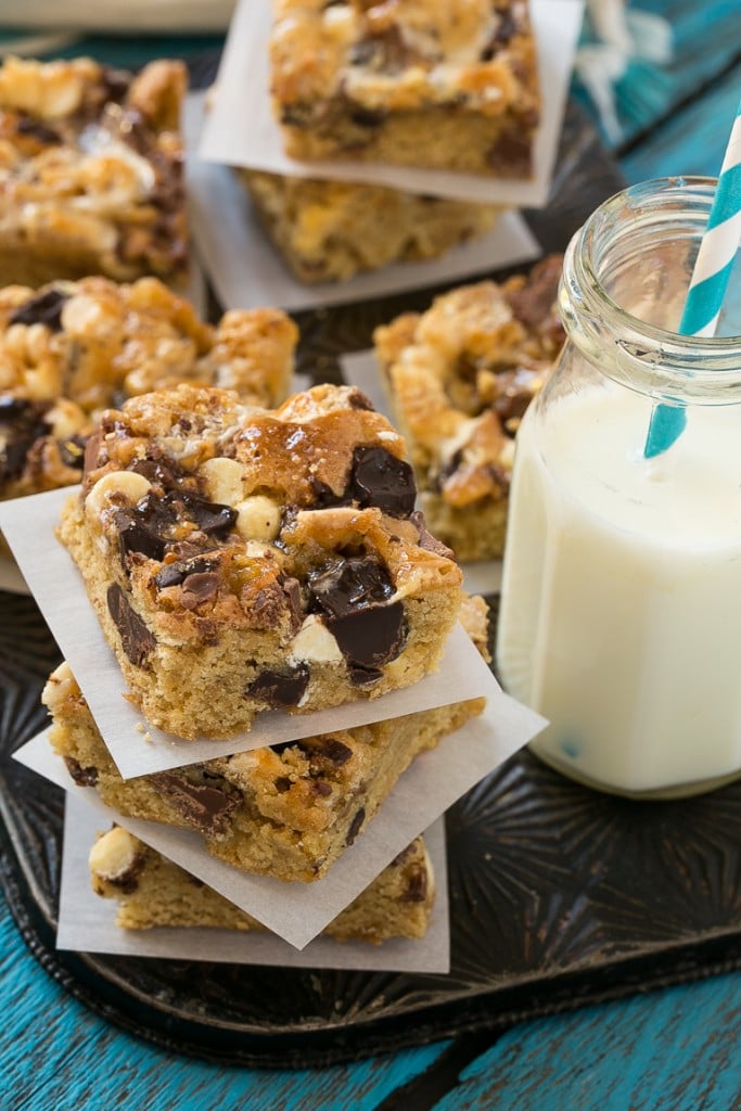 These Rocky Ledge Bars are the BEST cookie bar full of three kinds of chocolate, marshmallows and toffee.