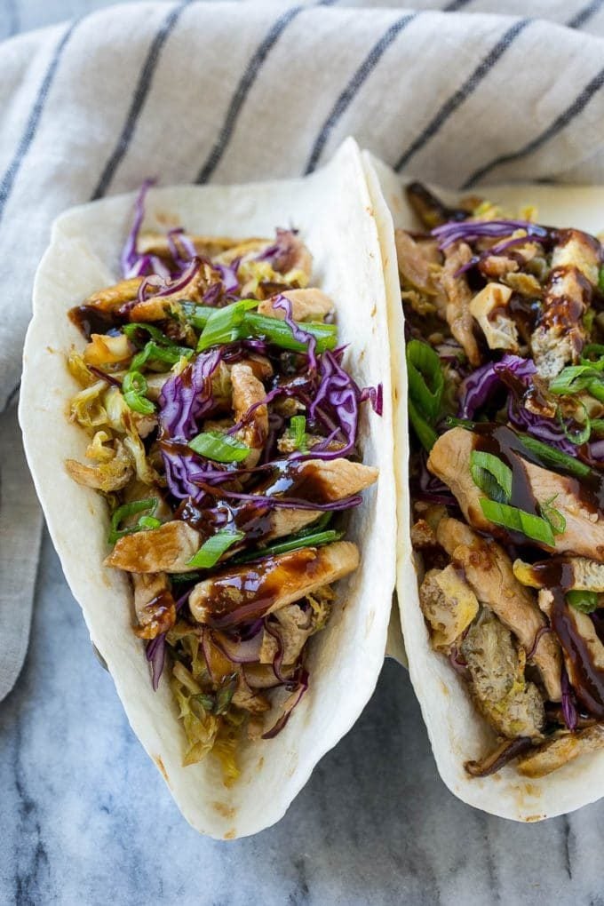 Moo Shu Chicken Recipe | Easy Chicken Recipe | Asian Chicken Recipe | Take Out Recipe | Easy Dinner Recipe #chicken #stirfry #mooshu #dinner #dinneratthezoo Moo shu chicken inside pancakes with hoisin sauce.