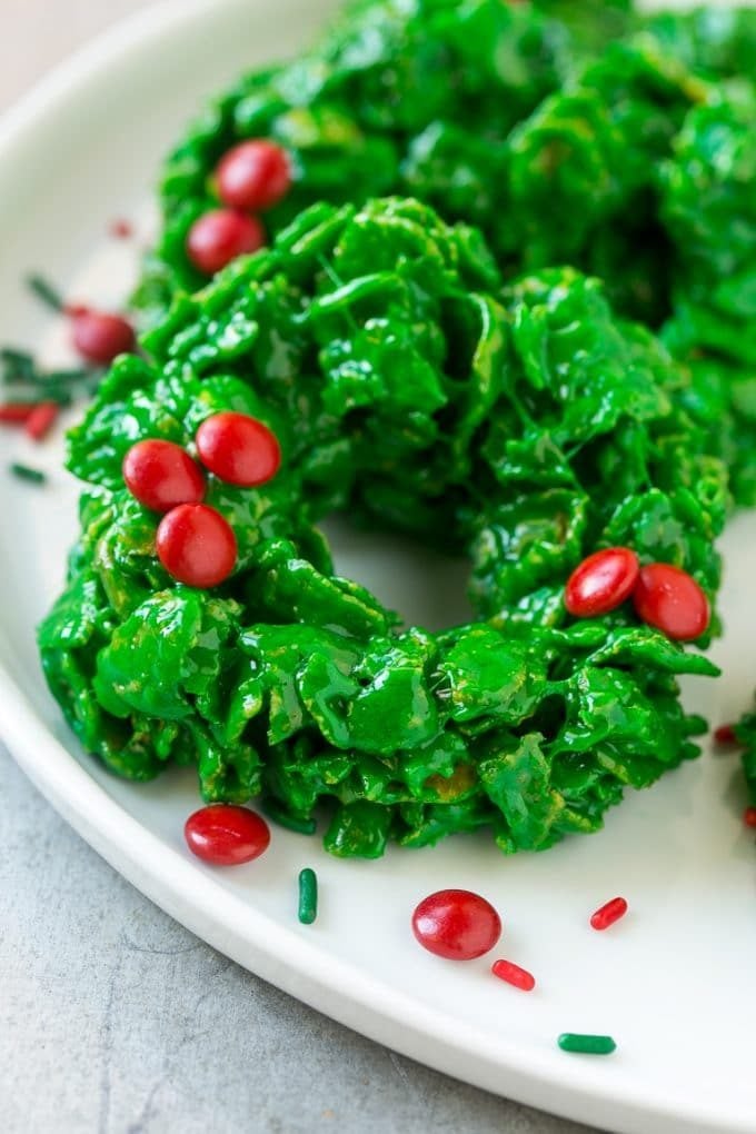 https://www.dinneratthezoo.com/wp-content/uploads/2016/11/christmas-wreath-cookies-3-680x1020.jpg