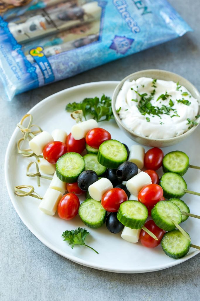 These string cheese kid kabobs are a great way to get your little ones to eat veggies! #ad