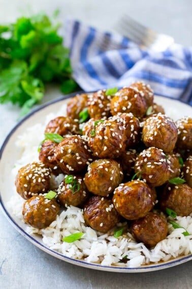 These easy teriyaki meatballs are coated in a sweet and savory sauce that's always a crowd pleaser. This recipe can be on the dinner table in less than 30 minutes, making it perfect for busy nights!