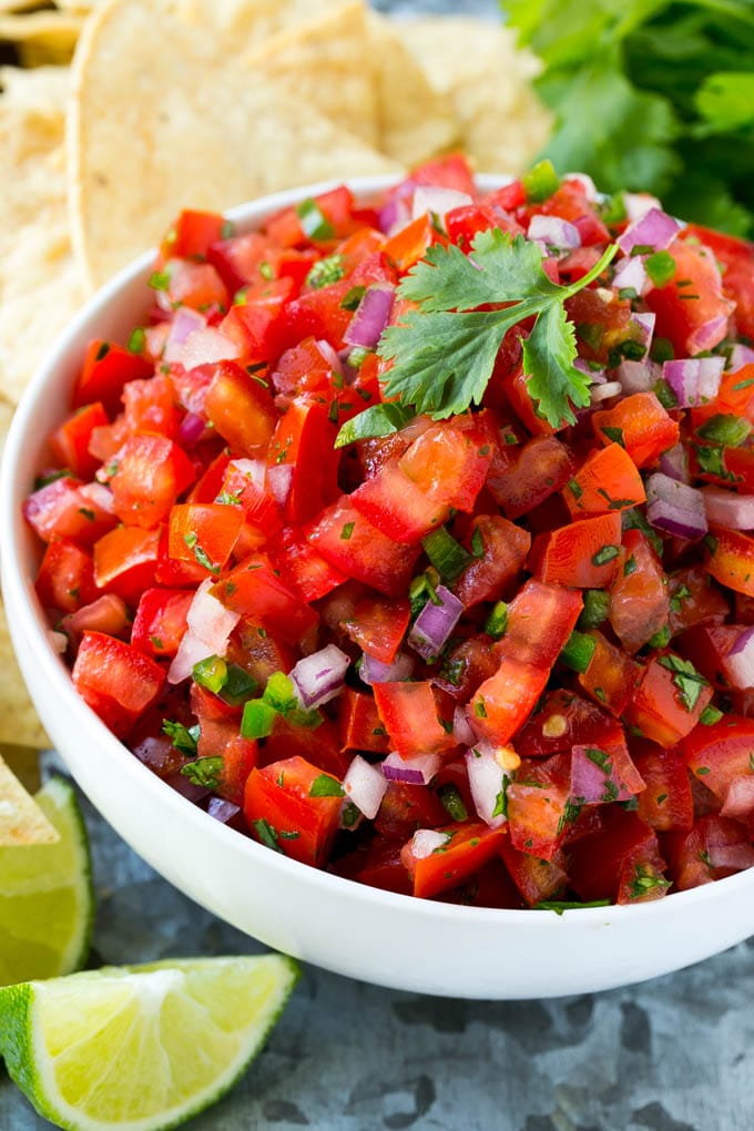 A heaping bowl of this easy and homemade pico de gallo salsa recipe.