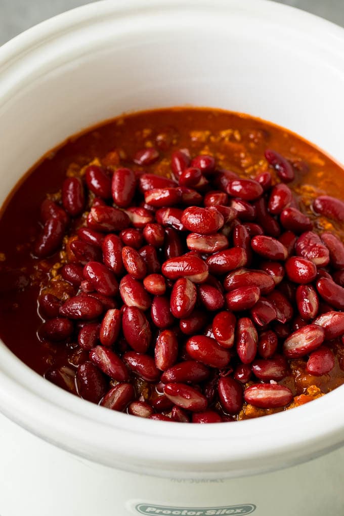 Kidney beans and chili in a slow cooker.