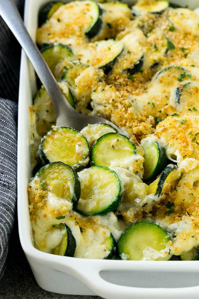 Zucchini gratin with creamy zucchini, cheese and crispy breadcrumbs.