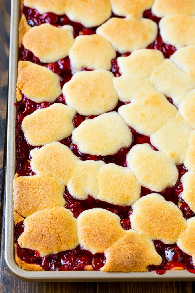 A pan of baked dough and filling.