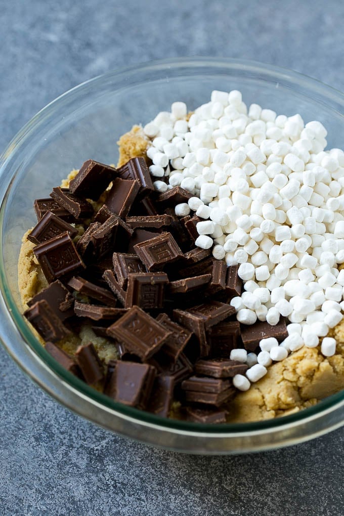 Graham cracker cookie dough with marshmallow bits and milk chocolate.