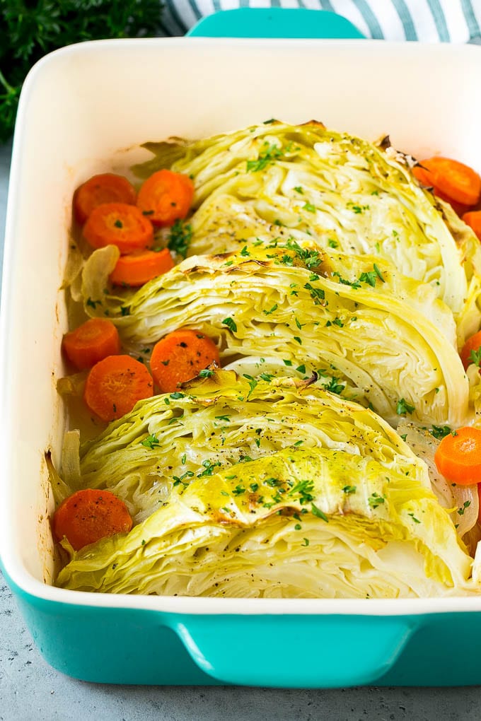 Braised Cabbage Recipe | Easy Cabbage Recipe #cabbage #lowcarb #keto #carrots #veggies #vegetarian #dinner #dinneratthezoo Braised cabbage, carrots and onions, topped with parsley.