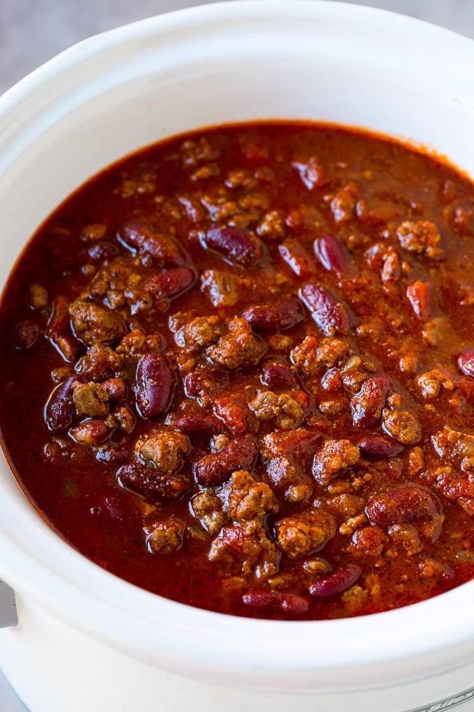 Slow cooker chili made with beef, kidney beans and spices.