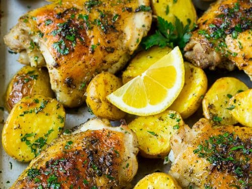 https://www.dinneratthezoo.com/wp-content/uploads/2019/05/greek-chicken-and-potatoes-6-500x375.jpg