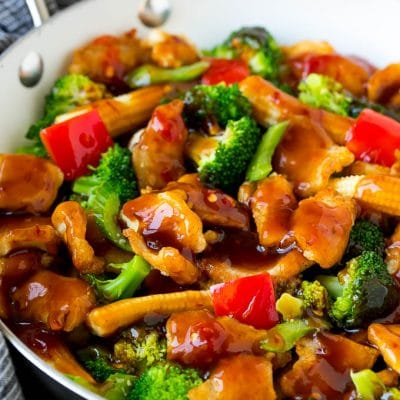 Hunan chicken with vegetables in a savory sauce.