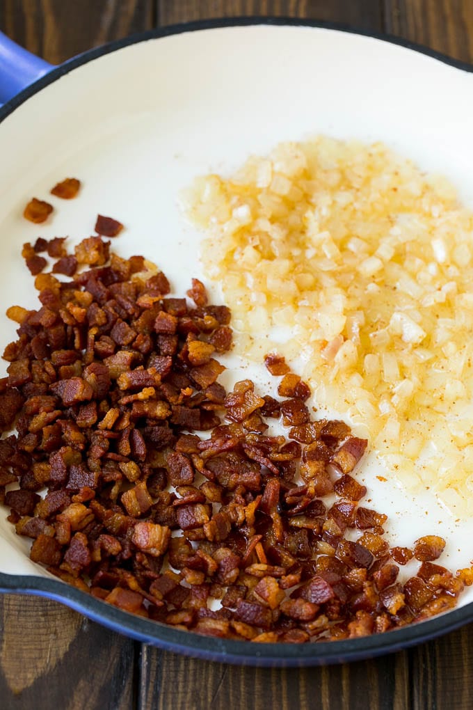 Green Beans with Bacon Recipe | Bacon Green Beans #bacon #greenbeans #sidedish #thanksgiving #veggies #dinner #dinneratthezoo Cooked bacon and sauteed onions in a skillet.