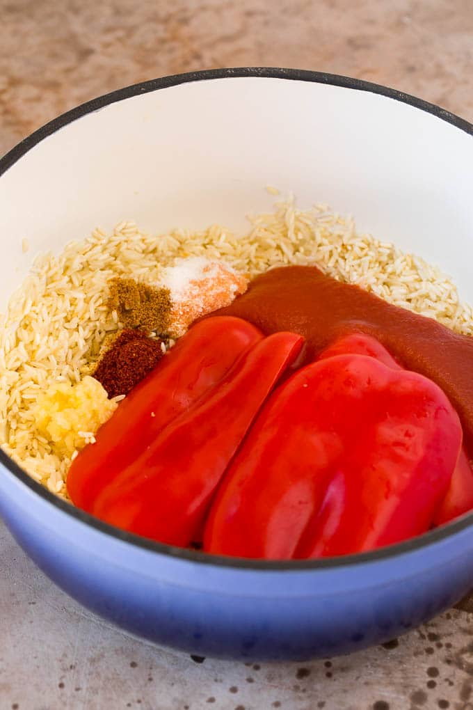Rice with tomato sauce, peppers and spices.