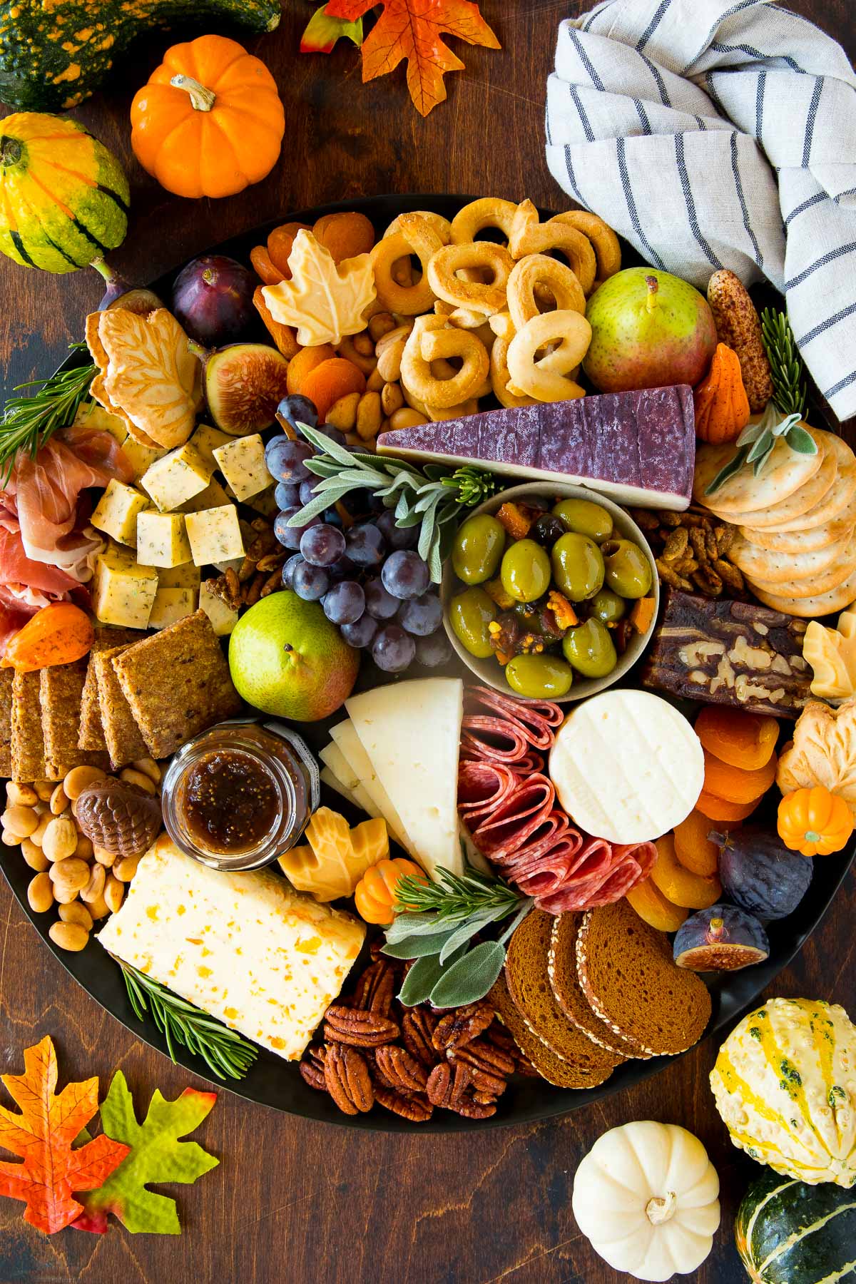 4 Steps to a Gorgeous Charcuterie Board Your Guests Will Devour