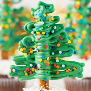 A picture of a Christmas tree cupcake.