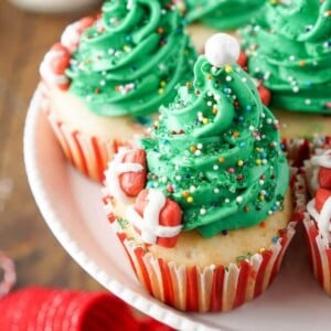 A picture of some Christmas tree cupcakes.