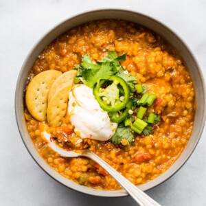 An image of vegan lentil chili in a bowl.